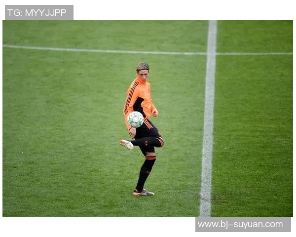 模仿世界足球巨星展现绿茵传奇激情与技巧的精彩瞬间